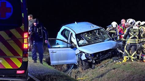 Schwerer Unfall Auf Der B 173 Zwischen Grumbach Und Herzogswalde