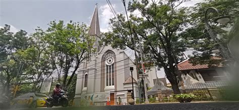 gereja katedral fakultas budaya  media