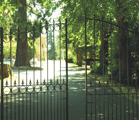 Royale Talisman Arched Metal Estate Driveway Gates 7ft High Cannock