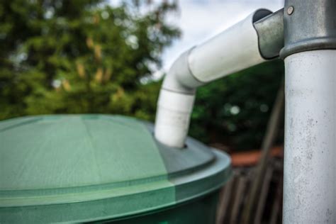 Comment Relier Un Collecteur D Eau De Pluie Sa Goutti Re