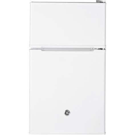 Ge 31 Cu Ft Freestanding Compact Refrigerator With Freezer Compartment