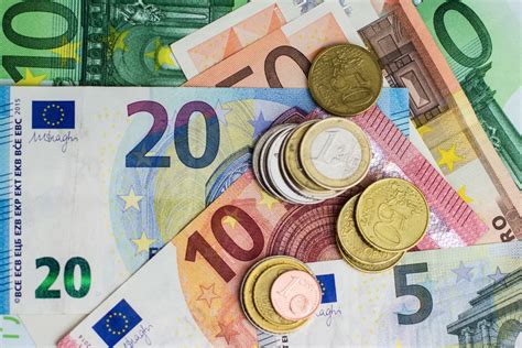 Porque O Euro Está Subindo - Por que é comum o euro subir quando o dólar está em alta? | EXAME