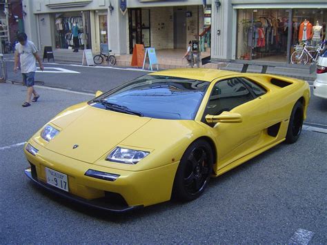 Lamborghini in Japan [1280 x 960] [OC] : r/carporn