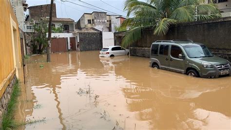 Mau Tempo Provoca Queda De Rvores Interdi Es De Ruas Alagamentos E