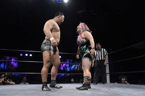 B 見よ、この体格差！ 男女の枠を超える対抗戦「all Outvs仙女」が見せた“プロレスの可能性” ニュース Abema Times