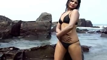 Desi Model Showing Her Navel And Ass Chicks For Hot Indian Photoshoot Uuid