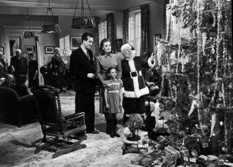 A Holiday Classic: Beautiful Photos from the movie 'Miracle on the 34th Street (1947)'