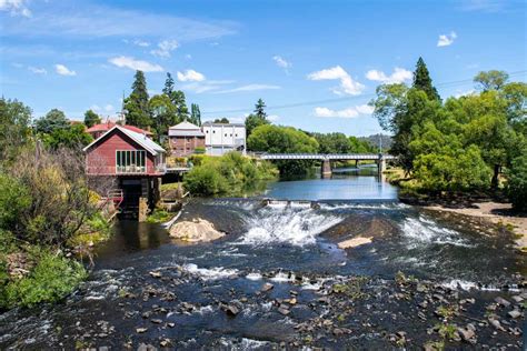 The Quiet Country Town Of Deloraine Tasmania Travelsewhere