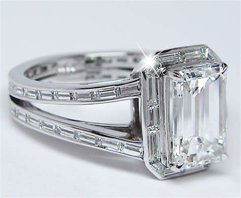 Komponente Dim Emerald Cut Engagement Ring With Baguettes Sollte Kraftvoll Meteor