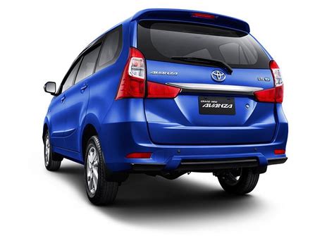 Review Toyota Avanza Sisi Belakang