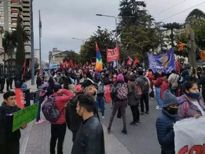 Organizaciones Sociales Realizan Una Masiva Movilizaci N Y Hay Caos