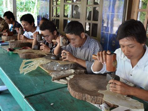 Sentra Wayang Kulit Desa Kepuhsari Kecamatan Manyaran Kabupaten