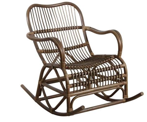 Fauteuil à bascule en rotin comment bien le choisir Jardindeco