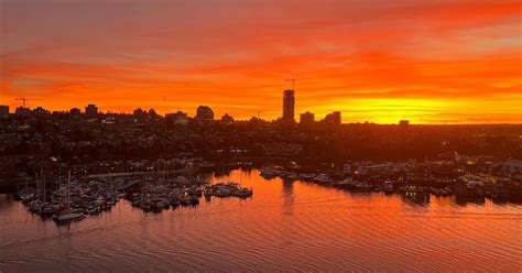 Vancouver witnessed a stunning winter sunset last night (PHOTOS + VIDEOS)