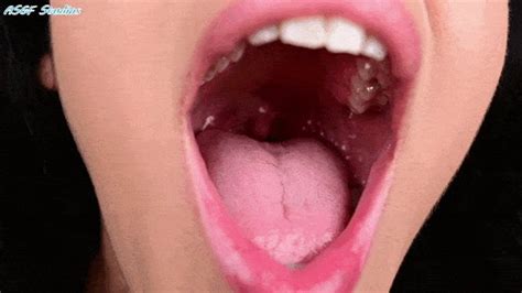 Sahrye Under Tongue Views MOV Amateur Soles Giantess And Footjobs