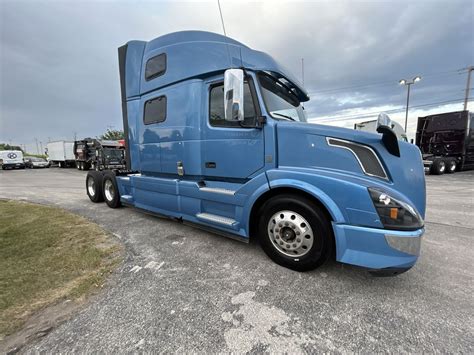 2016 VOLVO VNL64T780 V943656U - Kriete Truck Centers