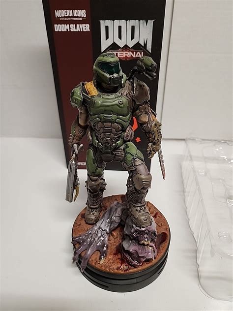 Chronicle Collectibles Doom Eternal Modern Icons Doom Slayer Statue