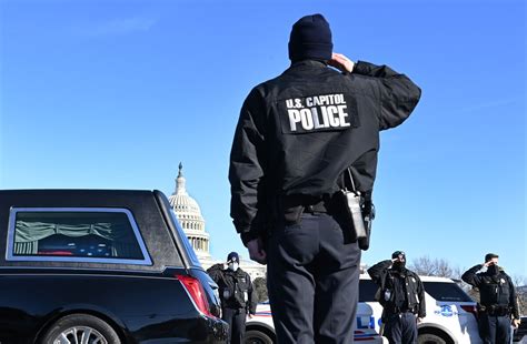 Capitol Police Training Didnt Cover When To Shoot At A Mob Storming