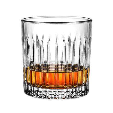 Verre à Whisky Design Élégance Et Style Pour Savourer Votre Whisky Reflet De Reserve