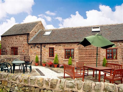 Curlew Barn, Peak District - Staffordshire - England : Hot Tub Getaways ...