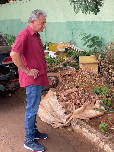 Vereador Zé da Farmácia encontra lixões a céu aberto nas Moreninhas