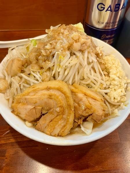 『小ラーメン ニンニクヤサイアブラ』自家製麺まる太のレビュー ラーメンデータベース