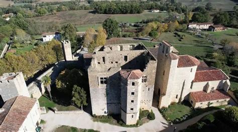 Ce Somptueux Village Fortifi Labellis Plus Beaux Villages De France