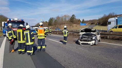 Nach Unfall Mit Lastwagen A War Zwischen Breuna Und Zierenberg Voll