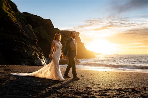 Tunnels Beaches Wedding Venue A Unique Sunsoaked Wedding