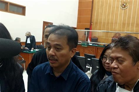 Hukuman Diperberat Roy Suryo Didenda Rp Juta Selain Bulan