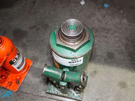 30 Ton Bottle Jack Roller Auctions