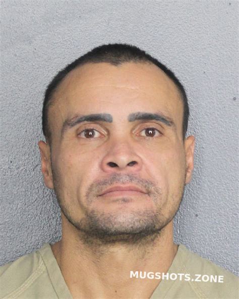 Santiago Arocho Alfredo 09152023 Broward County Mugshots Zone