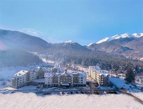 Family time in Bansko, where we met Bobby the barman! - Review of Saint ...