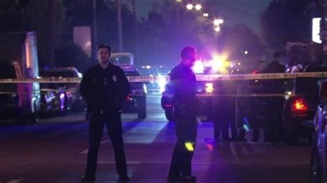 Off Duty Lapd Officer Shot In South La Nbc Los Angeles