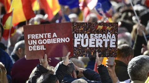 Miles De Personas Se Unen Al Llamamiento Del PP Y Se Manifiestan En