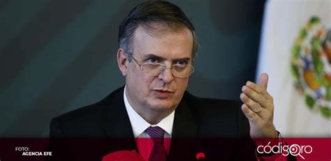 Nominan a Ebrard como persona del año por demanda contra fabricantes de