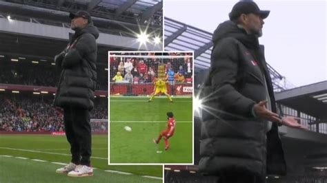 Jurgen Klopps Bizarre Reaction To Mo Salah Penalty Vs Arsenal Sums Up