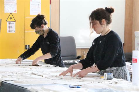 L École École Nationale Supérieure des Arts et Techniques du Théâtre