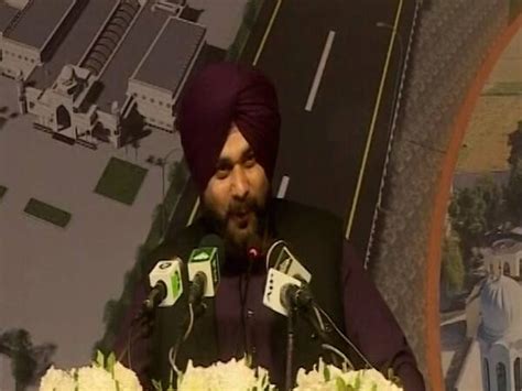 Navjot Sidhu Recites Poetry In Praise Of Pakistan Pm Imran Khan