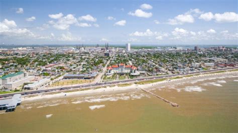 18 Galveston Hotels on Seawall for Cruise Passengers