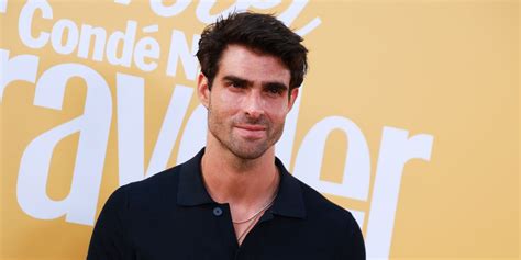 Juan Betancourt acierta con la combinación perfecta de camisa y ... 