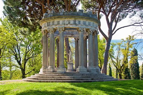 JARDÍN HISTÓRICO EL CAPRICHO DE LA ALAMEDA OSUNA Madrid Parques