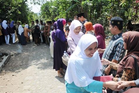 Yuk Lihat Ayat Suci Al Quran Tentang Silaturahmi Abaharan Murottal Quran