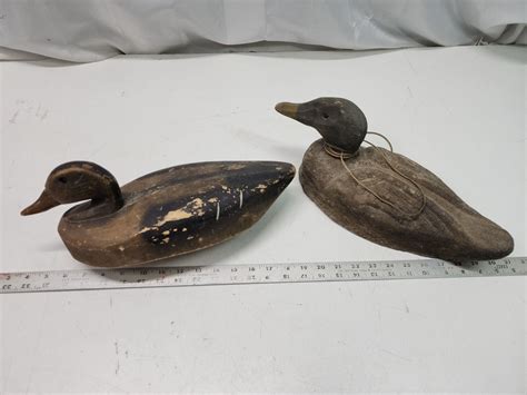 2 Antique duck decoys - 1 hand carved - Schmalz Auctions