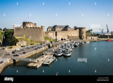 Schloss De Brest Fotos Und Bildmaterial In Hoher Aufl Sung Alamy