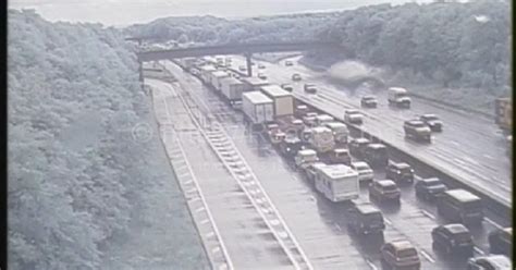 M1 Accident Between J29 And J28 Causes Heavy Traffic