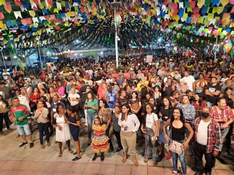 Grande Público Prestigia Abertura Do Arraiá Do Comércio Em Feira De Santana