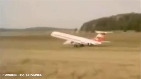 Epic Grass Runway Landing Airplanes Landing On Unpaved Runway Youtube