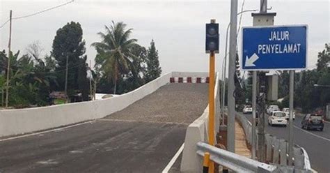 Viral Jalur Darurat Rem Blong Menyeramkan Di Tol Bogor Netizen Mobil