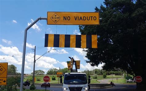 Concessionária reforça sinalização em viaduto do Anel Viário Estradas